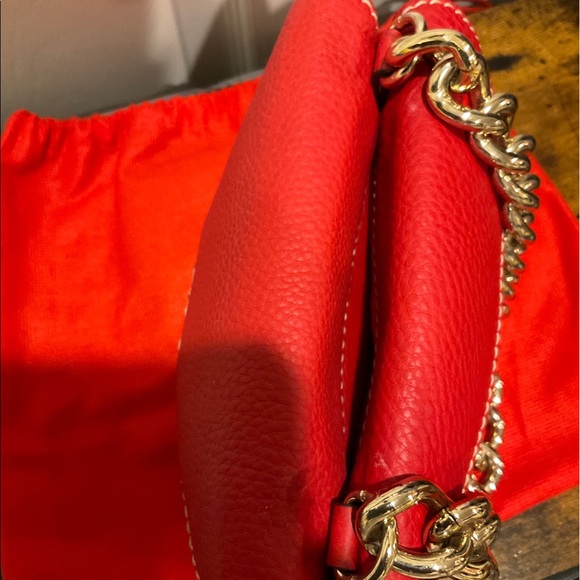 CAROLINA HERRERA ONASSIS COLLECTION RED DOUBLE FLAP MINI BAG GOLD CHAIN STRAP - Picture 13 of 13